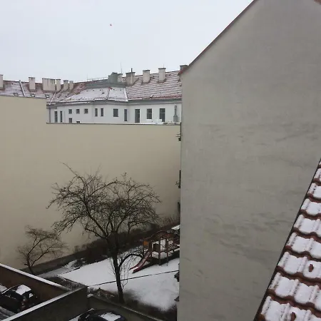 Nice Private Room In Wien Center